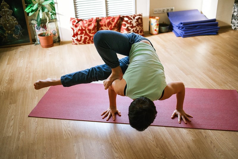Woman practicing Cat-Cow Stretch